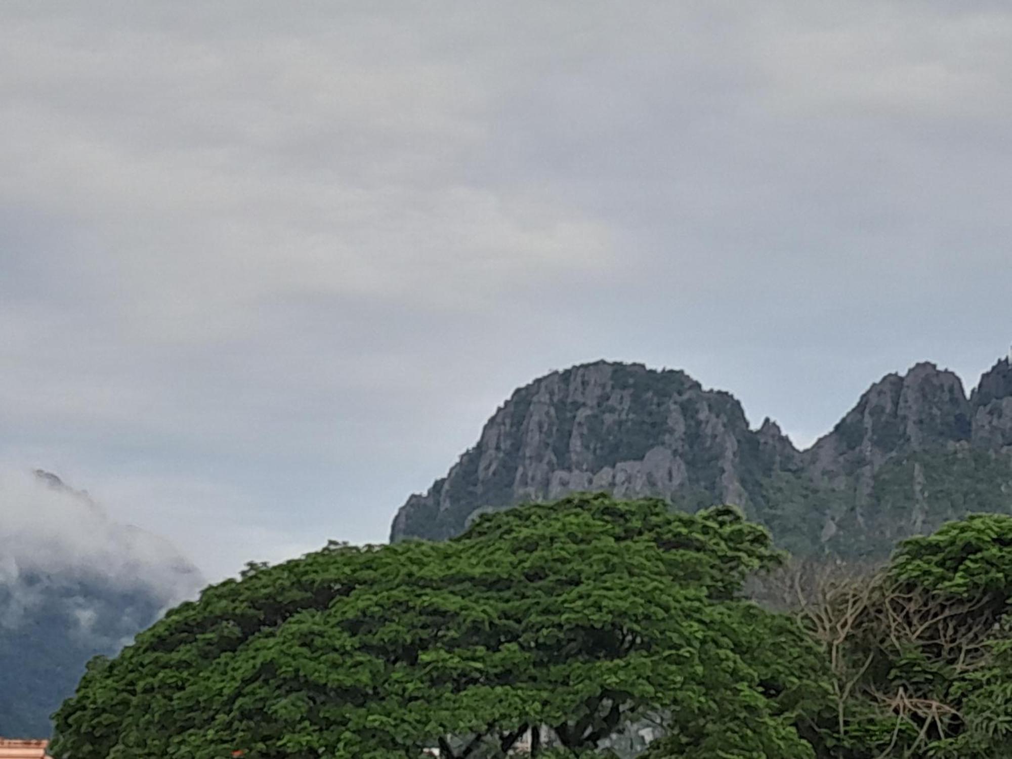 Vang Vieng Chanthala Hotel 1 Dış mekan fotoğraf